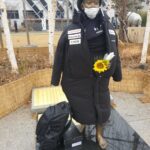 【速報】少女像に日本製ダウンコートを着せた男性が逮捕されてしまう・・・・・・（画像）