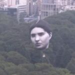 東京の空に“巨大な人の顔”が浮かぶ  [519772979]