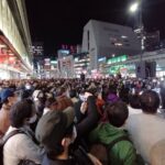 【画像】山本太郎の新宿駅前最終演説、とんでもない人の数だと話題に  [271912485]