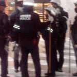 【速報】JR岐阜駅付近に刃物を持った男。警察が捜索中。  [896590257]