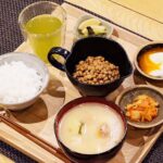 【炎上】納豆ご飯セット生涯無料パス剥奪等で騒動の令和納豆、店長らが記者を暴行し警察に通報★371  [844481327]