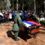 ロシア人が死んだ死んだ死んだwさあどうしましょwwwウクライナでゴミように死んだロシア兵の葬儀  [769643272]