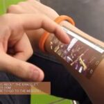 【画像】2030年頃に発売される予想のスマホがこれｗｗ  [633829778]