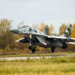 ウクライナ軍ミグ29戦闘機がロシア軍Su35を撃墜  [448218991]
