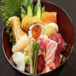 海鮮丼、日本全国、どこで食べてもほとんど同じ？  [194767121]