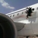 ソマリアで旅客機が着陸失敗　横転して大炎上も、乗客ら全員無事  [323057825]
