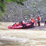 「中州に取り残されている」　増水した川に取り残された５０人を救助！！  [398763972]
