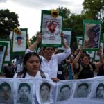 【悲報】メキシコ検察トップ、学生43人を誘拐  [323057825]
