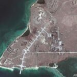 クリミアのロシア空軍基地、駐機中の機体がピンポイントで破壊されている衛星画像  [711292139]